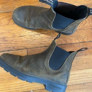 Year old Blundstones